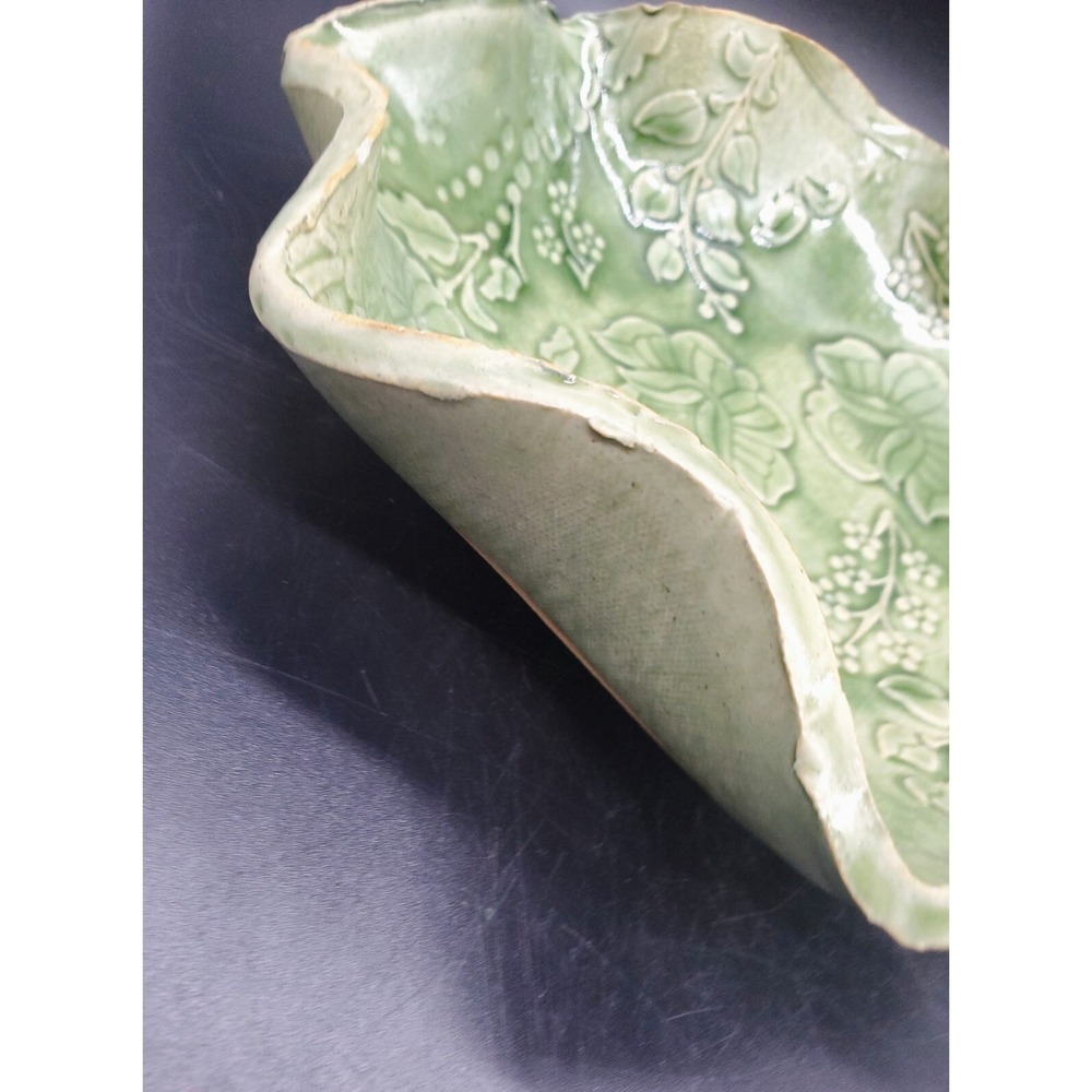 Handmade Art Pottery Green Ceramic Bowl Textured Flowers 8.75" Signed Amy - Picture 9 of 11